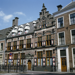 800167 Gezicht op de voorgevel van de Algemene Bank Nederland (Drift 17) te Utrecht.